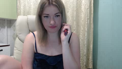 Snapshot of 3sweetcandy3 chatting on 04/16/26, 10:45 3sweetcandy3 online show from 04/16/26, 10:45