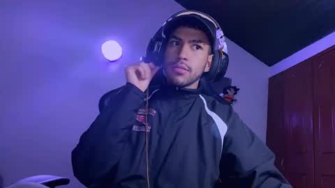 Snapshot of 3v1l_ chatting on 01/06/26, 12:14 E V I L online show from 01/06/26, 12:14