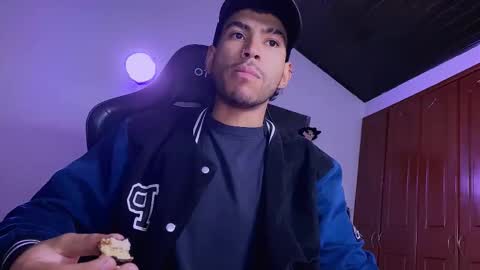 Snapshot of 3v1l_ chatting on 01/06/26, 09:50 E V I L online show from 01/06/26, 09:50