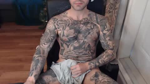 Snapshot of 420randomguy chatting on 01/04/25, 02:46 Anomander Rake online show from 01/04/25, 02:46