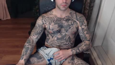 Snapshot of 420randomguy chatting on 01/11/25, 12:33 Anomander Rake online show from 01/11/25, 12:33