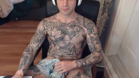Snapshot of 420randomguy chatting on 02/01/25, 02:45 Anomander Rake online show from 02/01/25, 02:45