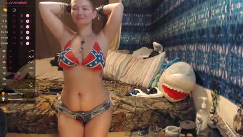 Snapshot of 420stonerchick chatting on 05/26/26, 03:46 420stonerchick online show from 05/26/26, 03:46