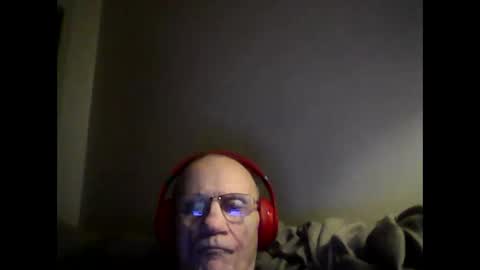 Snapshot of 60zeus60 chatting on 11/10/25, 11:42 Zeus online show from 11/10/25, 11:42