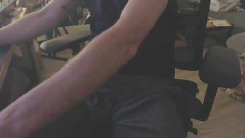 Snapshot of 64293boy chatting on 01/28/25, 05:54 64293boy online show from 01/28/25, 05:54