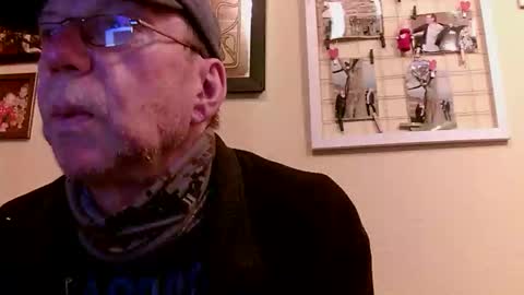 Snapshot of 64shorty chatting on 10/09/25, 08:56 64shorty online show from 10/09/25, 08:56