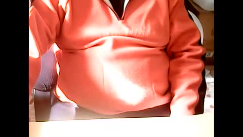 Snapshot of 69desamor chatting on 12/15/24, 11:55 69desamor online show from 12/15/24, 11:55