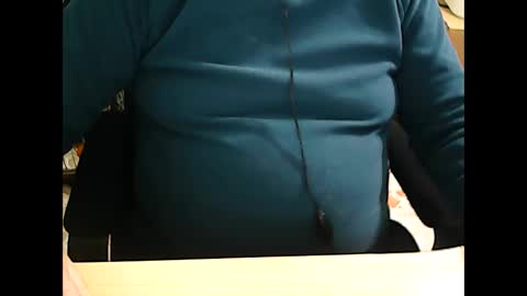 Snapshot of 69desamor chatting on 12/25/24, 08:17 69desamor online show from 12/25/24, 08:17