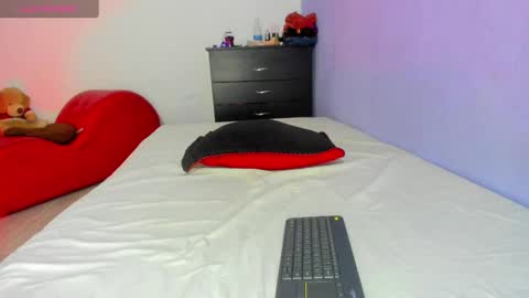 Snapshot of 6_bunny_9 chatting on 02/17/25, 03:47 Celeste online show from 02/17/25, 03:47
