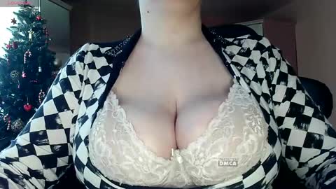 6_dream_9 online show from 04/25/26, 12:46