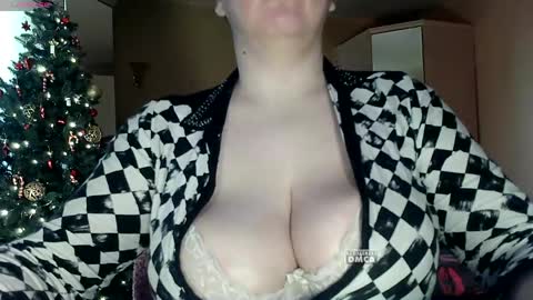 6_dream_9 online show from 04/28/26, 05:56