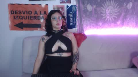 Snapshot of 6mey6mey6 chatting on 12/20/25, 12:29 6mey6mey6 online show from 12/20/25, 12:29