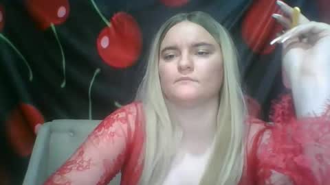 Snapshot of 6redhotbunnie9 chatting on 11/16/25, 12:05 6redhotbunnie9 online show from 11/16/25, 12:05