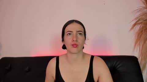 milu online show from 09/19/25, 11:55