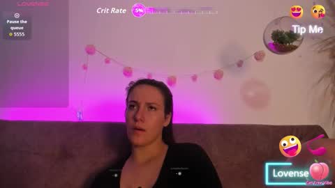 milu online show from 10/18/25, 11:33