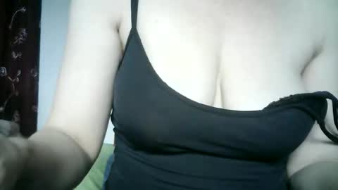 Lilu online show from 11/19/25, 10:48