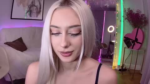 Loren Wood online show from 02/12/25, 06:19