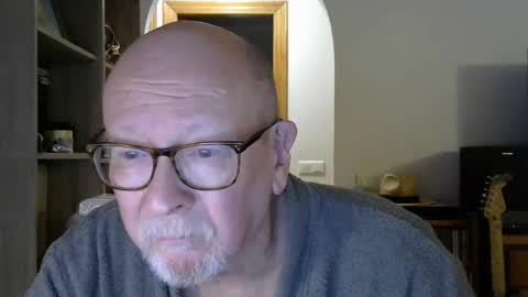 Snapshot of 7thsojourn chatting on 12/19/24, 05:50 Papi online show from 12/19/24, 05:50