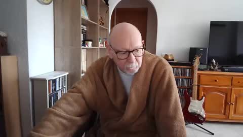 Snapshot of 7thsojourn chatting on 02/10/25, 09:14 Papi online show from 02/10/25, 09:14