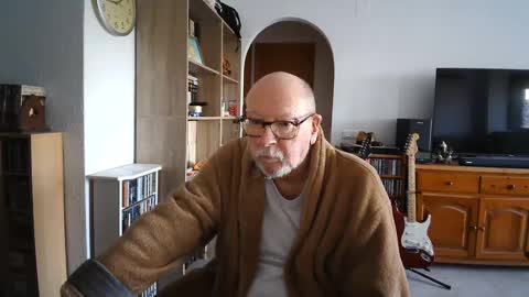 Snapshot of 7thsojourn chatting on 02/16/25, 12:43 Papi online show from 02/16/25, 12:43