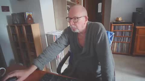 Snapshot of 7thsojourn chatting on 10/14/25, 07:20 Papi online show from 10/14/25, 07:20