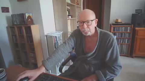 Snapshot of 7thsojourn chatting on 10/17/25, 09:12 Papi online show from 10/17/25, 09:12