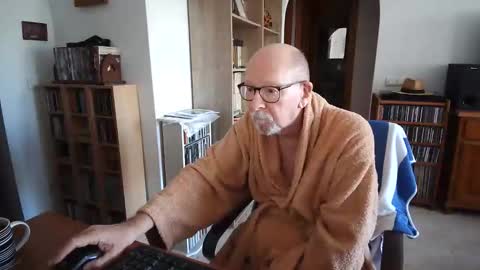  Papi  online show from 11/25/25, 09:31