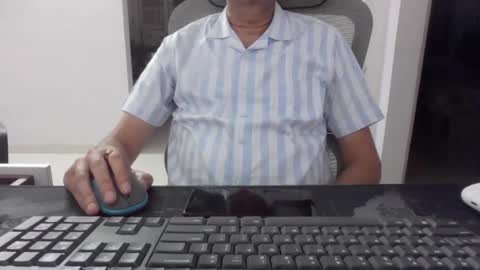 Snapshot of 8050pg chatting on 02/23/26, 06:38 MROSE7080 online show from 02/23/26, 06:38