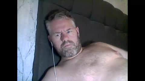 Snapshot of 81jonnyx chatting on 10/17/25, 08:17 81jonnyx online show from 10/17/25, 08:17