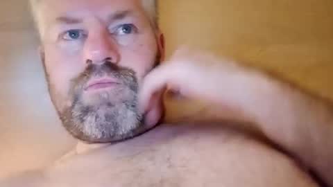 81jonnyx online show from 12/18/25, 09:21