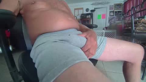 Snapshot of 86406stud chatting on 04/15/26, 11:05 86406stud online show from 04/15/26, 11:05
