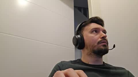 Snapshot of 8inchdude93 chatting on 03/12/26, 09:59 8inchdude93 online show from 03/12/26, 09:59