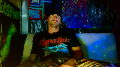 EvelDicknievel1 online show from 10/19/25, 11:00