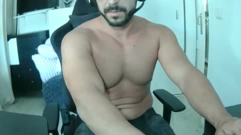 Snapshot of 90zero chatting on 05/04/26, 12:56 Arturo online show from 05/04/26, 12:56