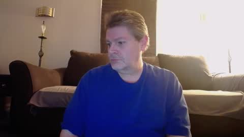 Snapshot of 989guy chatting on 02/06/25, 02:11 989guy online show from 02/06/25, 02:11