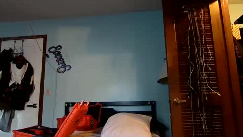 8over6 online show from 02/15/25, 09:37