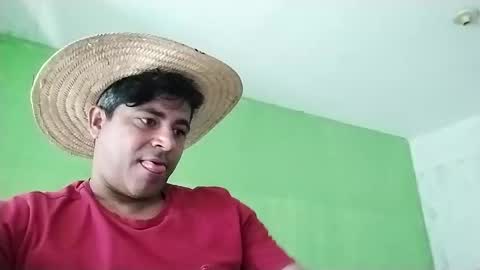 Snapshot of 9vinhocamshow chatting on 12/23/24, 11:36 9vinhocamshow online show from 12/23/24, 11:36
