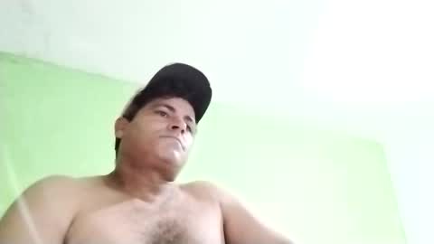 Snapshot of 9vinhocamshow chatting on 01/02/25, 12:02 9vinhocamshow online show from 01/02/25, 12:02