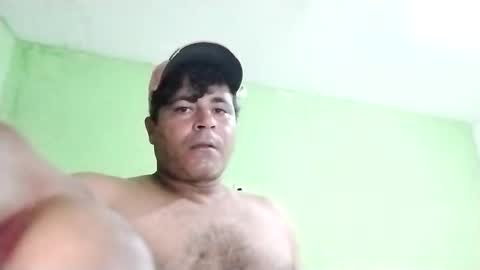 Snapshot of 9vinhocamshow chatting on 01/06/25, 01:31 9vinhocamshow online show from 01/06/25, 01:31