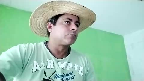 Snapshot of 9vinhocamshow chatting on 01/20/25, 11:56 9vinhocamshow online show from 01/20/25, 11:56