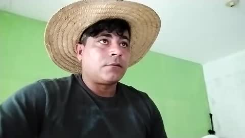 Snapshot of 9vinhocamshow chatting on 02/09/25, 11:36 9vinhocamshow online show from 02/09/25, 11:36