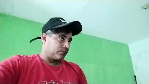 Snapshot of 9vinhocamshow chatting on 02/11/25, 11:54 9vinhocamshow online show from 02/11/25, 11:54