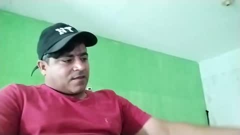 Snapshot of 9vinhocamshow chatting on 02/18/25, 11:44 9vinhocamshow online show from 02/18/25, 11:44