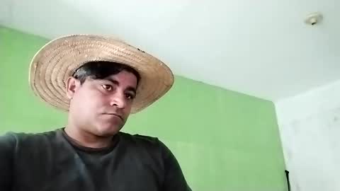 Snapshot of 9vinhocamshow chatting on 02/20/25, 11:31 9vinhocamshow online show from 02/20/25, 11:31