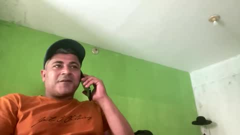 Snapshot of 9vinhocamshow chatting on 06/09/26, 12:39 9vinhocamshow online show from 06/09/26, 12:39