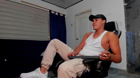 Snapshot of _0324 chatting on 12/05/24, 06:54 rick online show from 12/05/24, 06:54