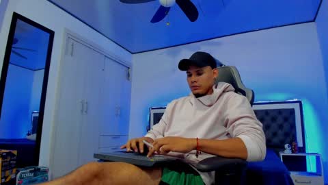 Snapshot of _0324 chatting on 01/03/25, 04:44 rick online show from 01/03/25, 04:44