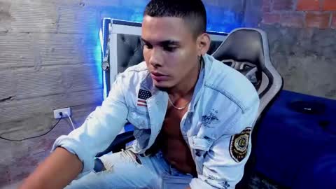 Snapshot of _0324 chatting on 02/14/25, 02:07 rick online show from 02/14/25, 02:07