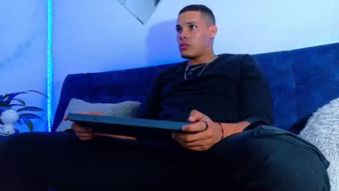 Snapshot of _0324 chatting on 09/21/25, 08:16 rick online show from 09/21/25, 08:16