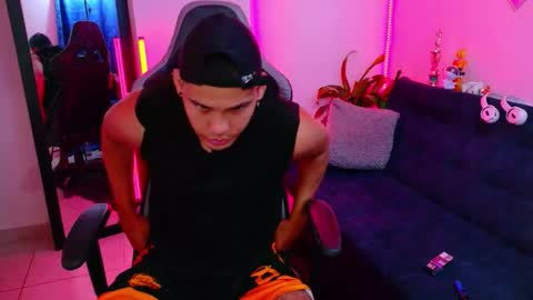 Snapshot of _0324 chatting on 02/24/26, 08:23 rick online show from 02/24/26, 08:23